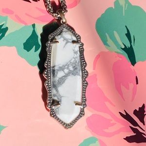 🎀 howlite Kendra Scott “Frances” necklace 🎀